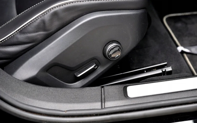 Volvo V60 cena 98900 przebieg: 179000, rok produkcji 2020 z Płock małe 781